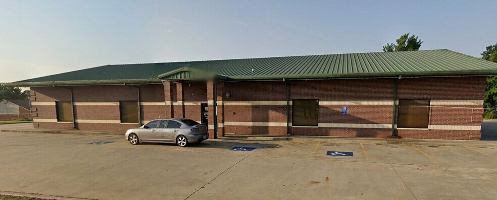 More Photos Of 310 E 49th St, Texarkana General Retail For Sale