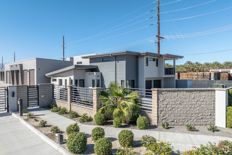 More Photos Of 49751 Oates Ln, Coachella Parking Garage For Sale