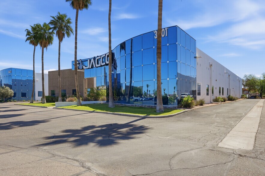 More Photos Of 3401 E Harbour Dr, Phoenix Light Manufacturing For Lease