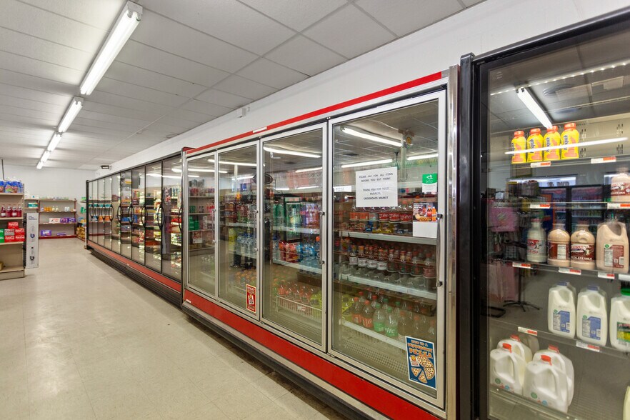 More Photos Of 101 E Commercial St, Miami General Retail For Sale