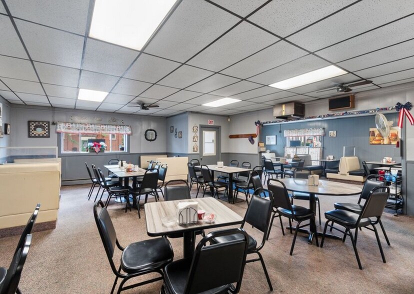 More Photos Of 6014 New Hartford St, Wolcott Restaurant For Sale