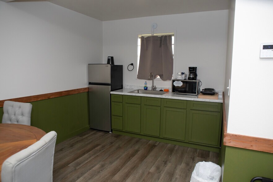 More Photos Of 6199 Highway 165, Columbia Hotel For Sale