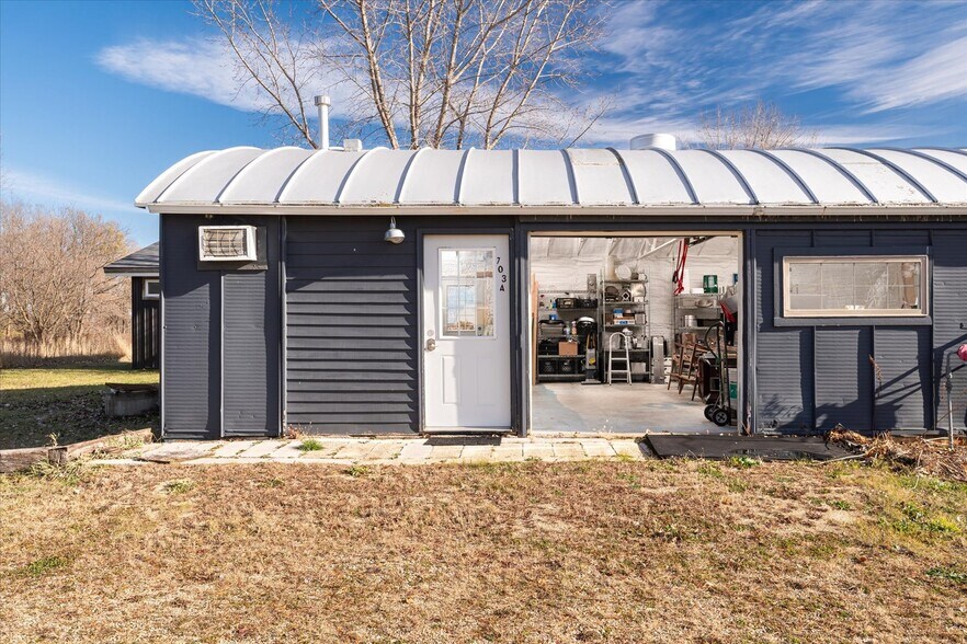 More Photos Of 703 Railroad Ave, Viroqua Office For Sale