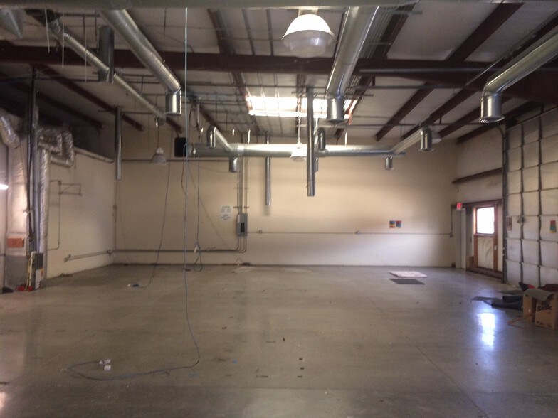 More Photos Of 5212 Bellewood Ct, Buford Warehouse For Lease