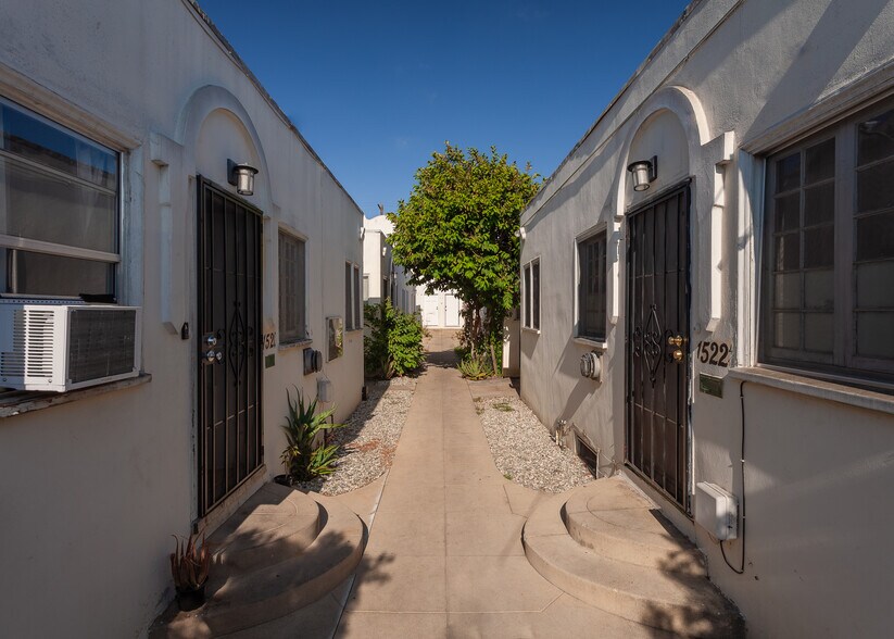 More Photos Of 1520 Menlo Ave, Los Angeles Apartments For Sale