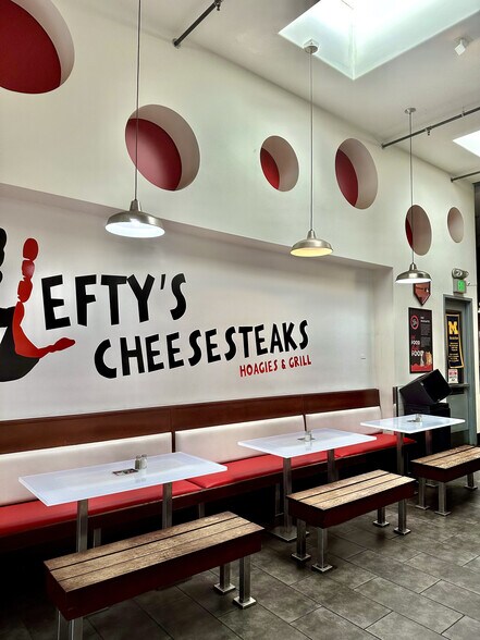 More Photos Of 528 5th Ave, San Diego Restaurant For Lease