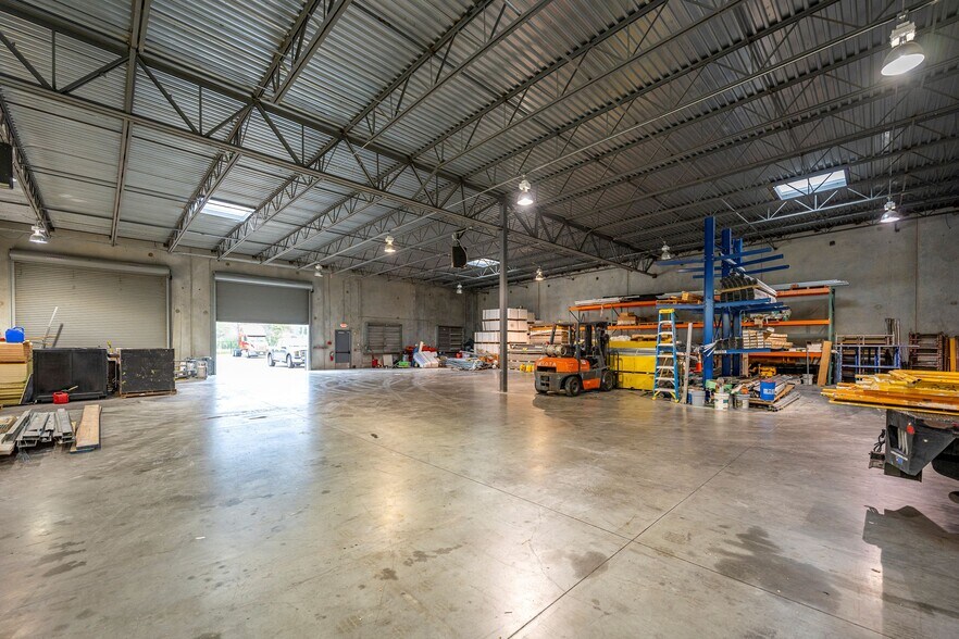 More Photos Of 14041 West Rd, Houston Flex For Sale