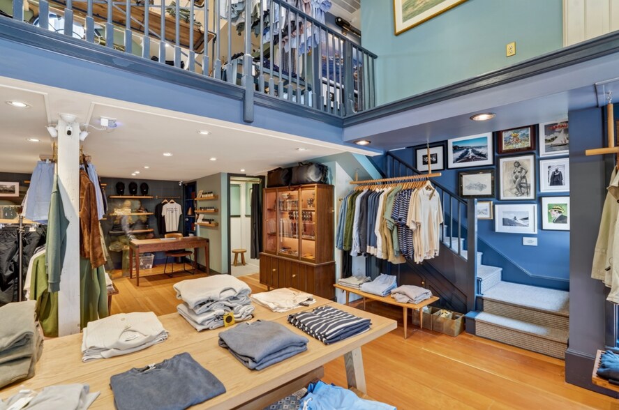 More Photos Of 9 Winter St, Edgartown Storefront For Lease