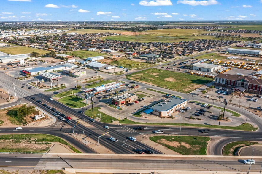 More Photos Of 7907 82nd St, Wolfforth Fast Food For Lease