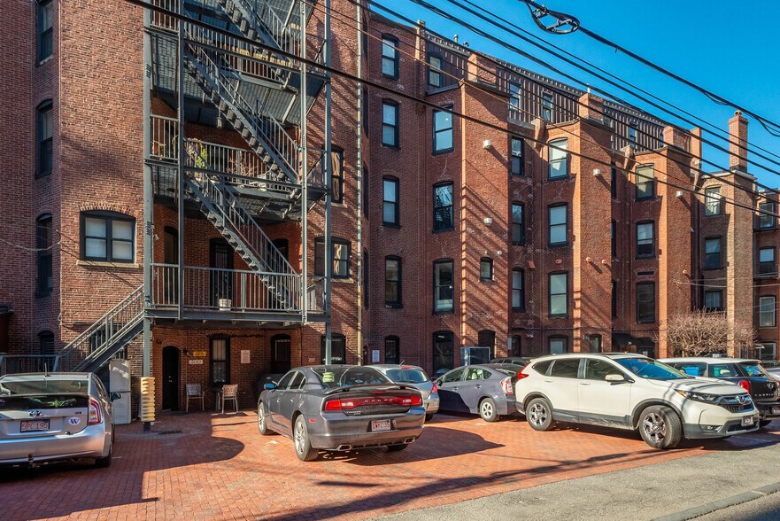 More Photos Of 298-300 Newbury St, Boston Schools For Sale