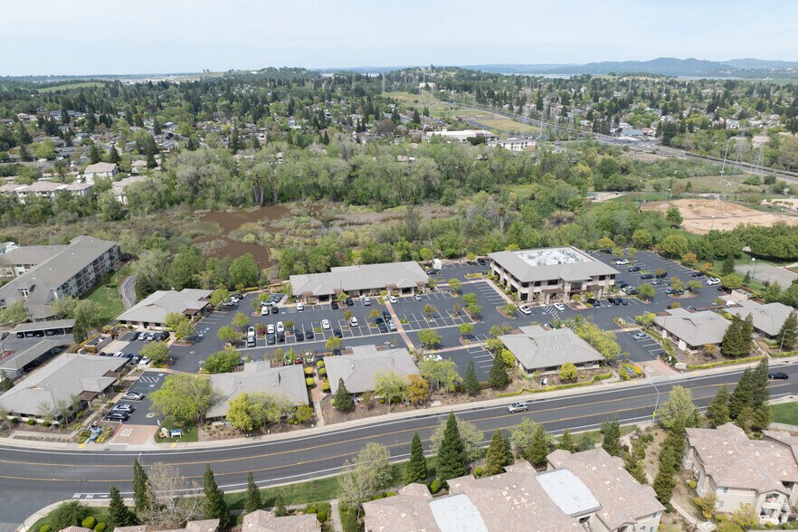 More Photos Of 1739 Creekside Dr, Folsom Medical For Lease