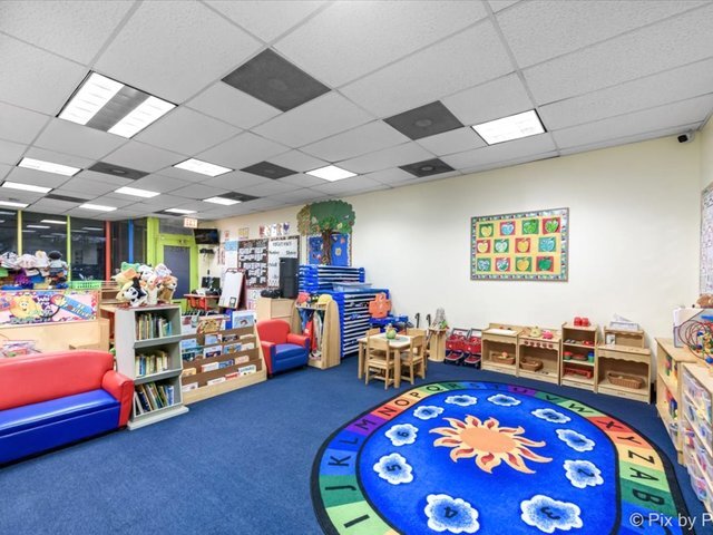 More Photos Of 1405 S 5th Ave, Maywood Office For Sale