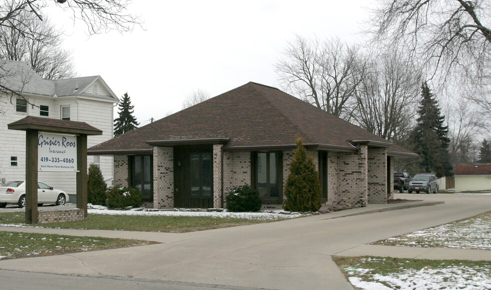 Primary Photo Of 126 E Chestnut St, Wauseon Office For Lease