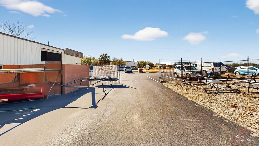 More Photos Of 4395 Dardanelle Dr, Orlando Warehouse For Lease