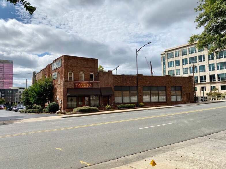 More Photos Of 300 E Morehead St, Charlotte Bar For Sale