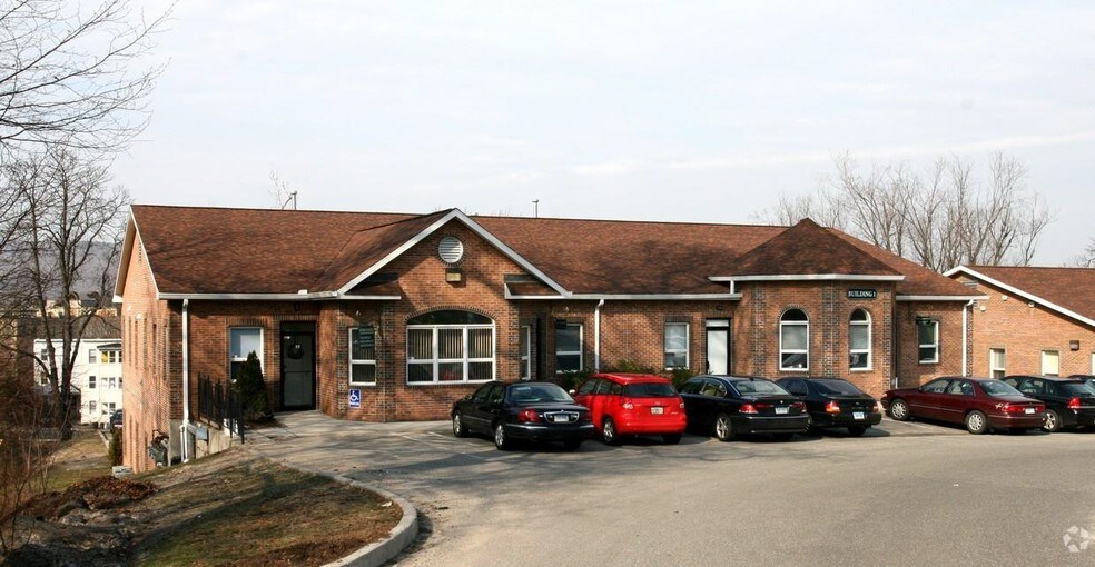 More Photos Of 816 Broad St, Meriden Unknown For Lease