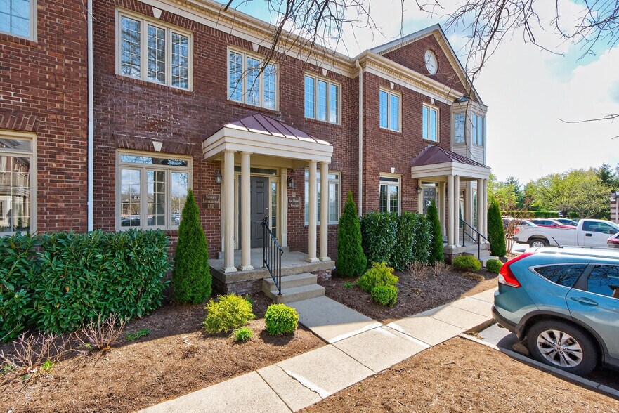 More Photos Of 519 Darby Creek Rd, Lexington Office For Sale