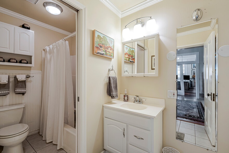 More Photos Of 602 W K St, Benicia Freestanding For Sale