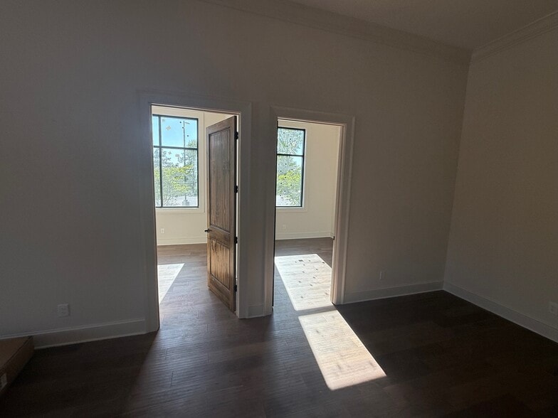 More Photos Of 2500 Interstate Dr, Opelika Medical For Lease