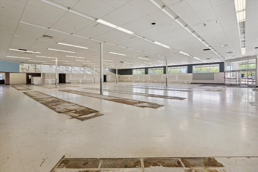 More Photos Of 1420 Wright Ave, Alma Drugstore For Sale