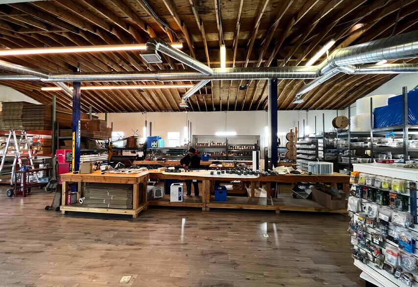 More Photos Of , Los Angeles Flex For Sale