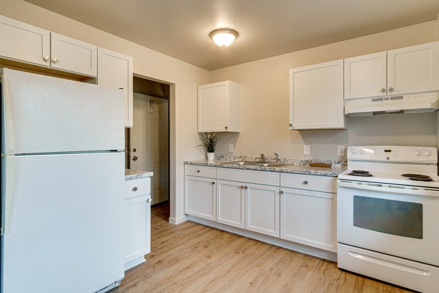 More Photos Of 112 N Hazelton St, Flushing Multifamily For Sale