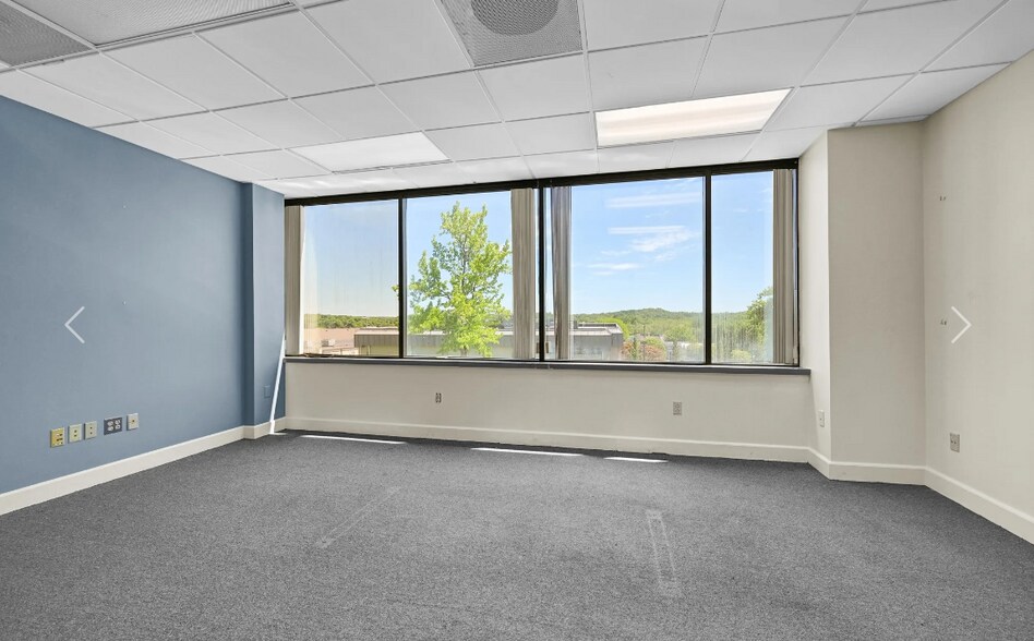 More Photos Of 90 Grove St, Ridgefield Medical For Sale