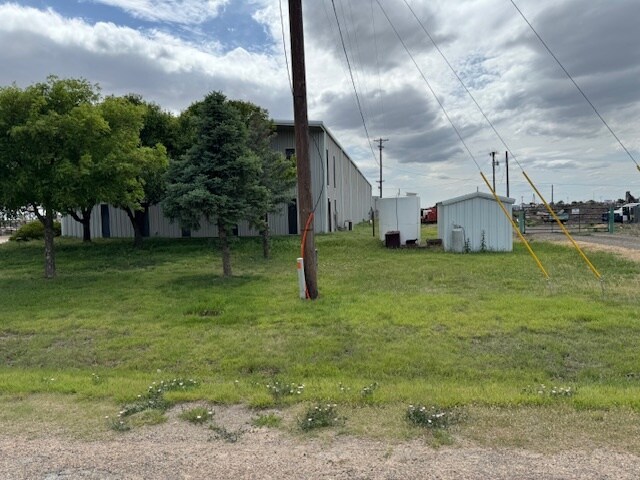 More Photos Of 112 Western St, Pampa Manufacturing For Lease