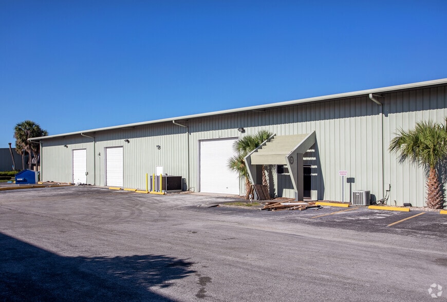 More Photos Of 12910 Automobile Blvd, Clearwater Manufacturing For Lease