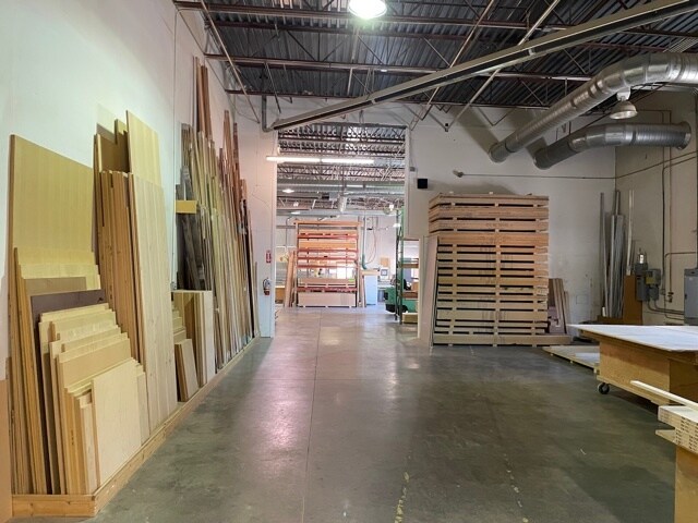 More Photos Of 405 S Pierce Ave, Louisville Warehouse For Lease