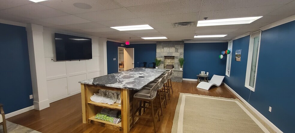 More Photos Of 310 N 21st St, Purcellville Manufacturing For Lease