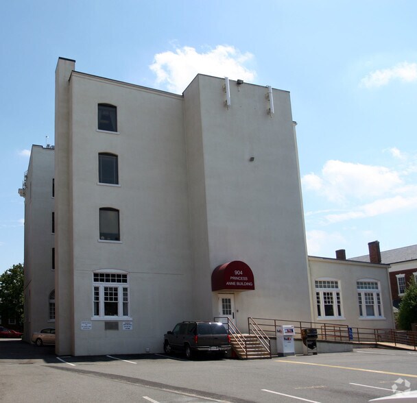 More Photos Of 904 Princess Anne St, Fredericksburg Office For Sale