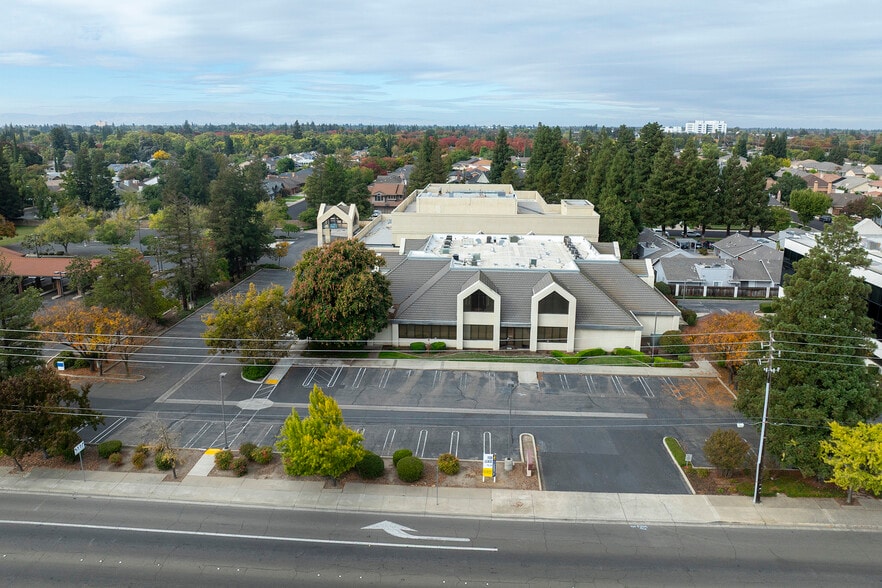 More Photos Of 1421 Oakdale Rd, Modesto Hospital For Lease