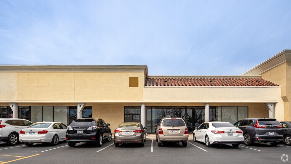 More Photos Of 18279-18517 Brookhurst St, Fountain Valley Unknown For Lease