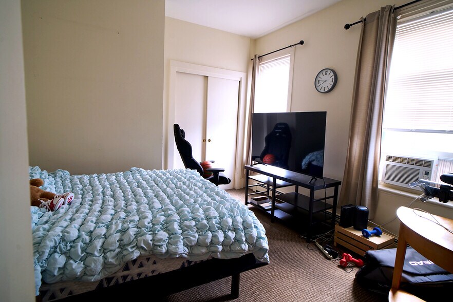 More Photos Of 134 Hunter St, Kingston Apartments For Sale