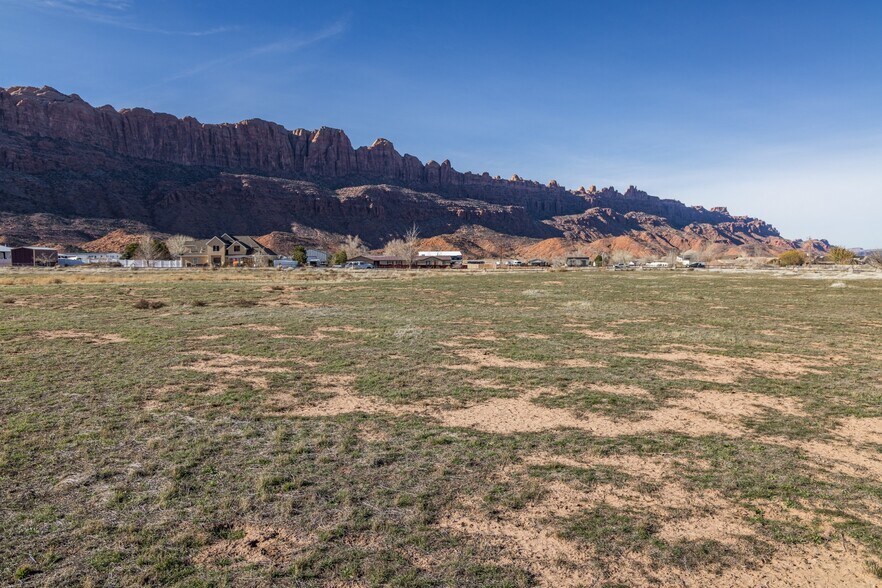 More Photos Of 35 Acres West Coronado, Moab Land For Sale