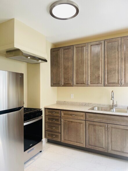 More Photos Of 3921 E Livingston Dr, Long Beach Apartments For Sale