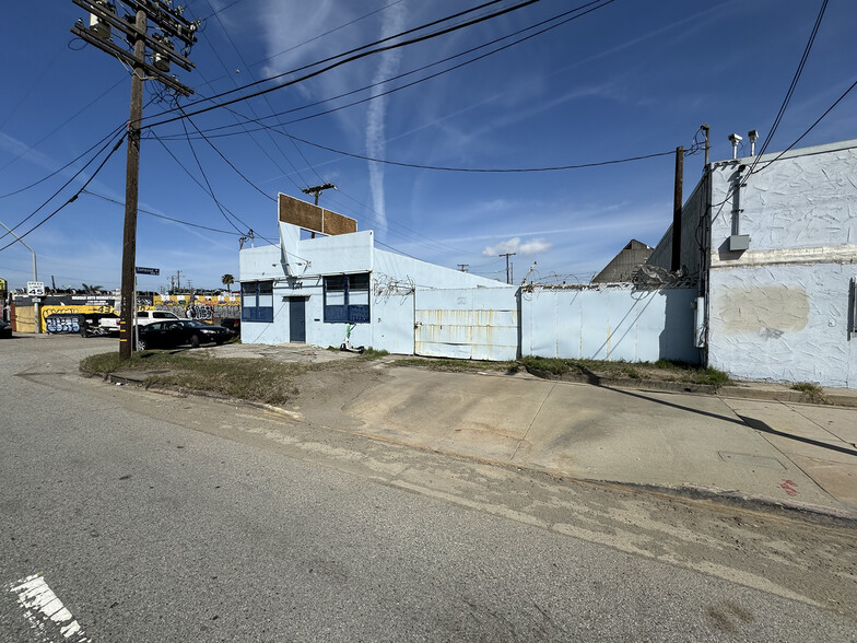 Primary Photo Of 2301 E Anaheim St, Wilmington Warehouse For Lease