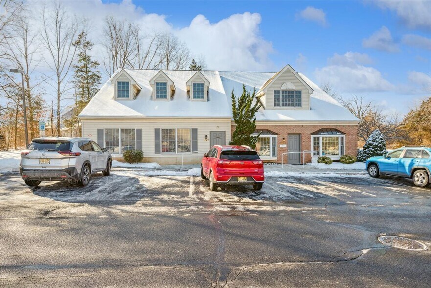 More Photos Of 301-302 Towne Centre Dr, Hillsborough Medical For Sale