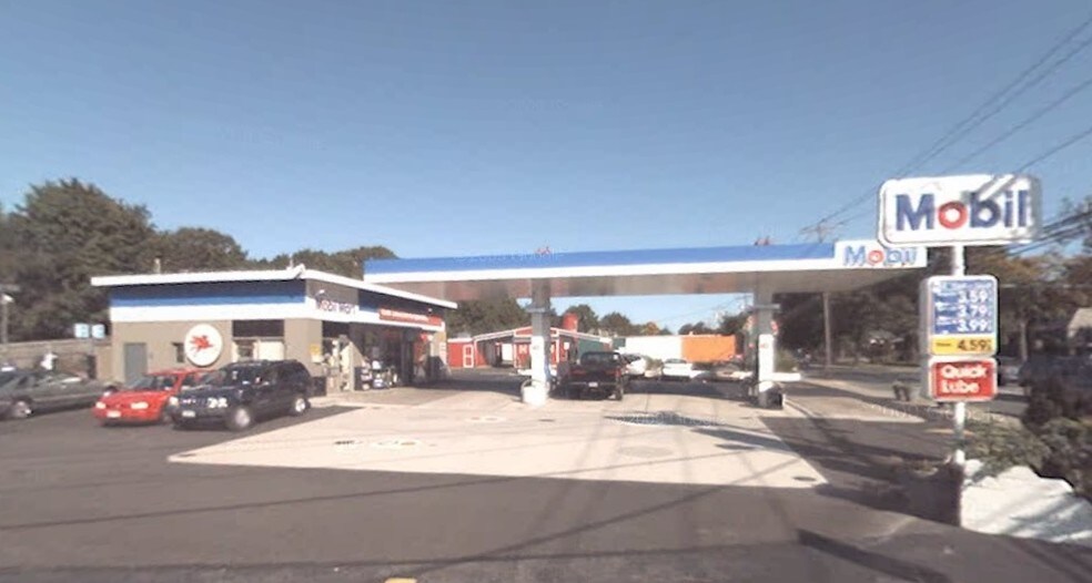 More Photos Of 450 Larkfield Rd, East Northport General Retail For Lease