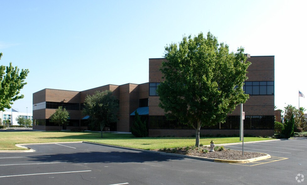 More Photos Of 8545 Commodity Cir, Orlando Office For Sale