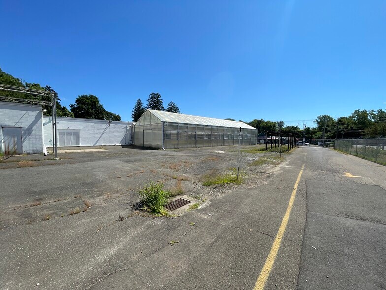 More Photos Of 66 State St, North Haven Garden Center For Sale