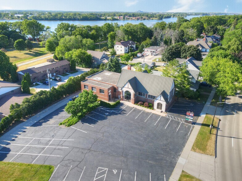 More Photos Of 435 N Broadway St, De Pere Medical For Lease
