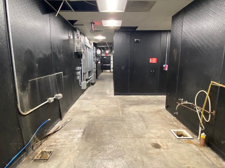 More Photos Of 2120 Ingersoll Ave, Des Moines Restaurant For Sale