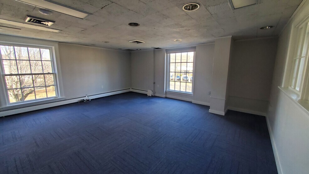 More Photos Of 128 Amity Rd, Woodbridge Office For Sale