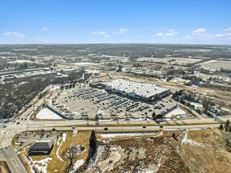 More Photos Of W190N9855 Appleton Ave, Germantown Freestanding For Sale