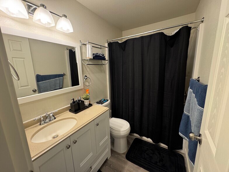 More Photos Of 2908 NW Canal Blvd, Redmond Specialty For Sale