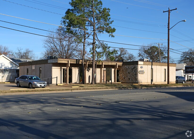 More Photos Of 910 W Northside Dr, Fort Worth Medical For Lease