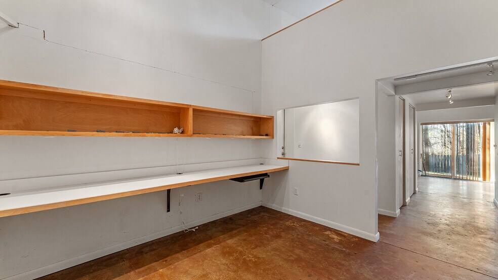 More Photos Of 1320 E Pump Station Rd, Fayetteville Light Manufacturing For Sale