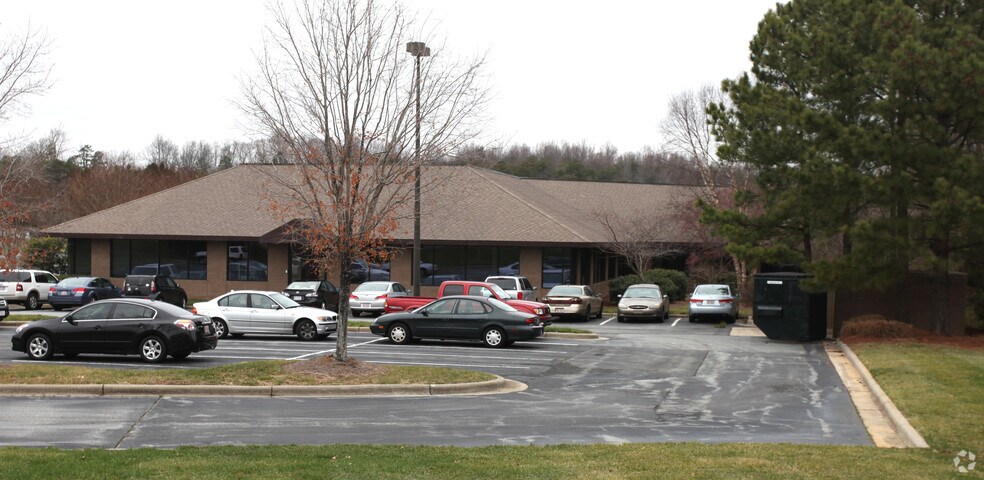 More Photos Of 4194 Mendenhall Oaks Pky, High Point Office For Lease